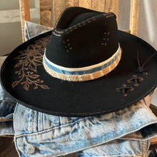 Load image into Gallery viewer, The Color Brings Out Your Eyes (Wool Scoop Brim) M/57cm