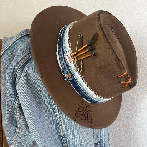 Dark Leopard (Short Brim)