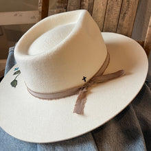 Load image into Gallery viewer, Under His Wings (Wool Short Brim) S/55cm