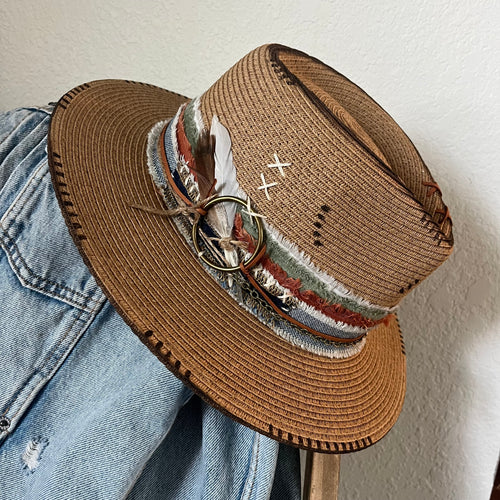 Patches with a Feather  (Straw Short Brim)