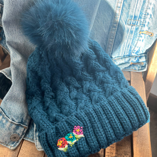 Striking Blue(stocking hat) O/S Fits Most