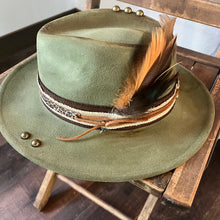 Load image into Gallery viewer, Olive and Leopard (Short Brim)