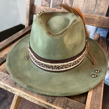 Load image into Gallery viewer, Olive and Leopard (Short Brim)