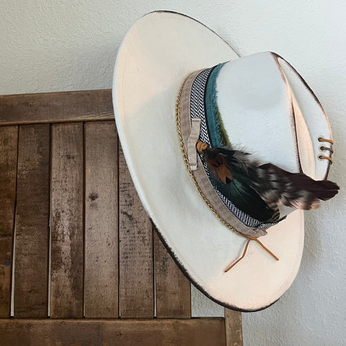 Classy Feathers/White Hat