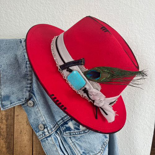 Lady in Red (Short Brim)