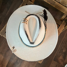 Load image into Gallery viewer, Classy Feathers/White Hat