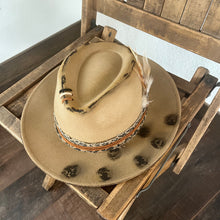 Load image into Gallery viewer, Leopard and Leather (Short Brim)